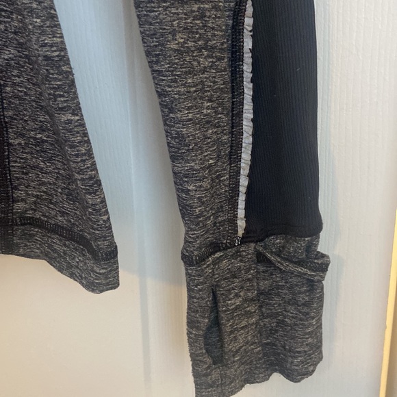 Lululemon run full tilt charcoal gray half zip pullover size 6 - Picture 4 of 11
